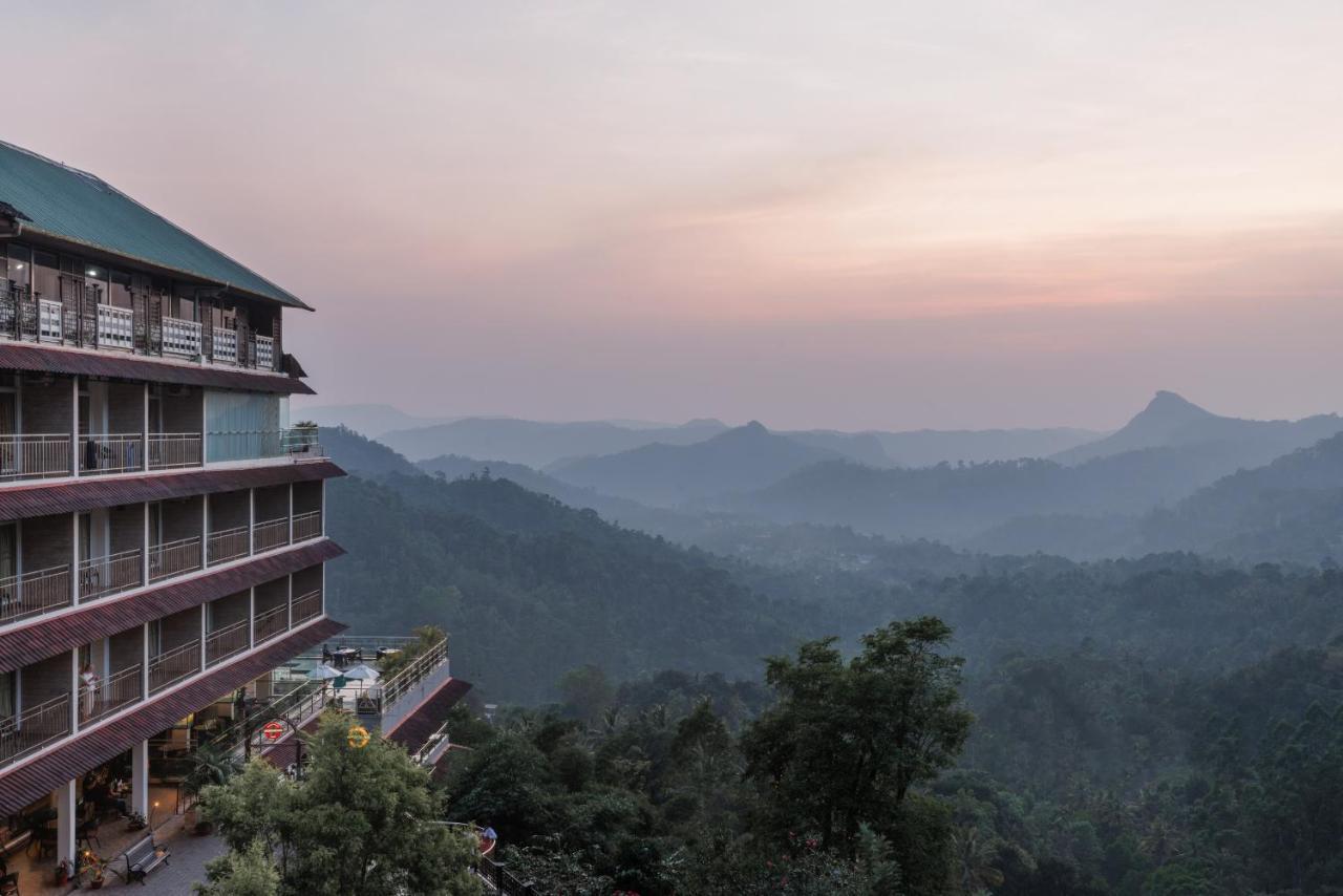 Hotel The Panoramic Getaway à Munnar Extérieur photo View of the hotel