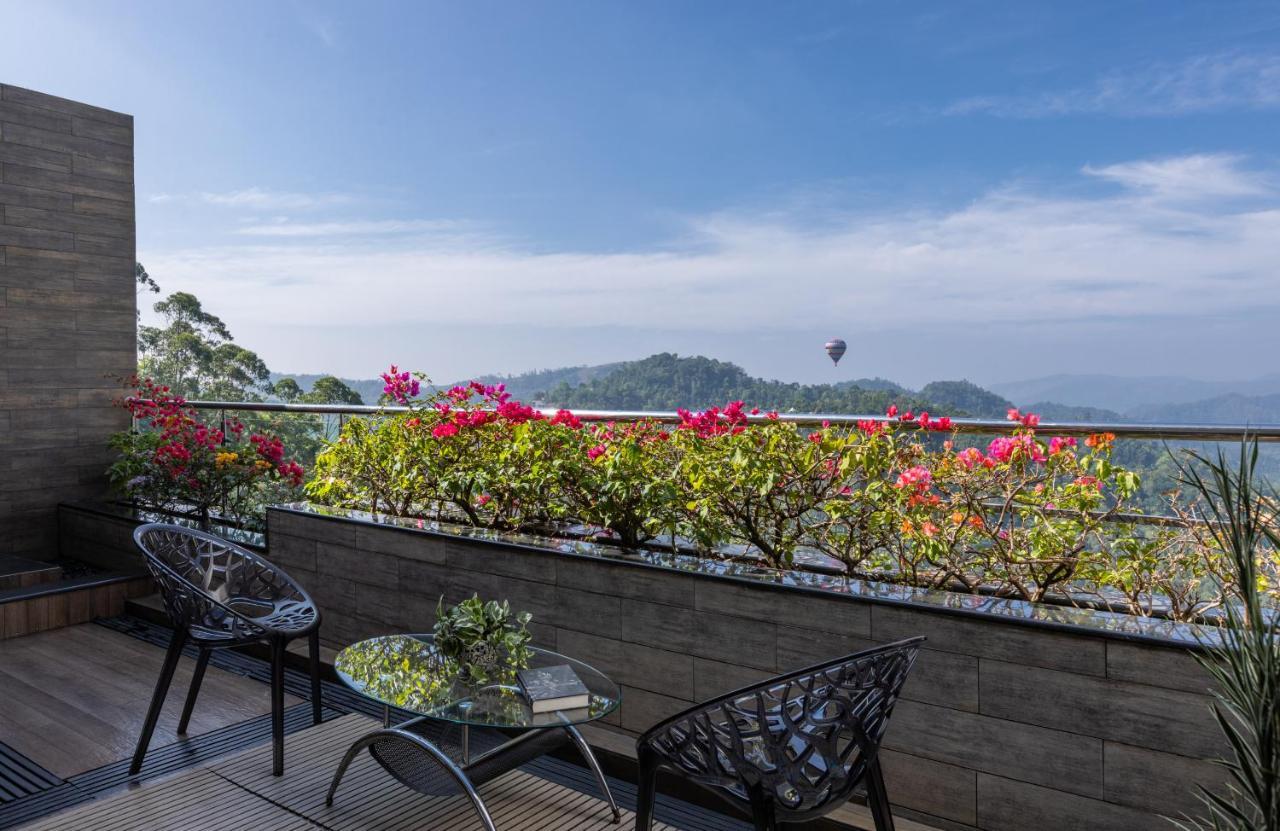 Hotel The Panoramic Getaway à Munnar Extérieur photo View from the hotel