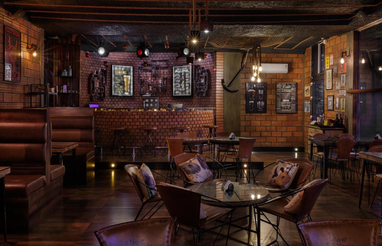 Hotel The Panoramic Getaway à Munnar Extérieur photo The interior of the bar