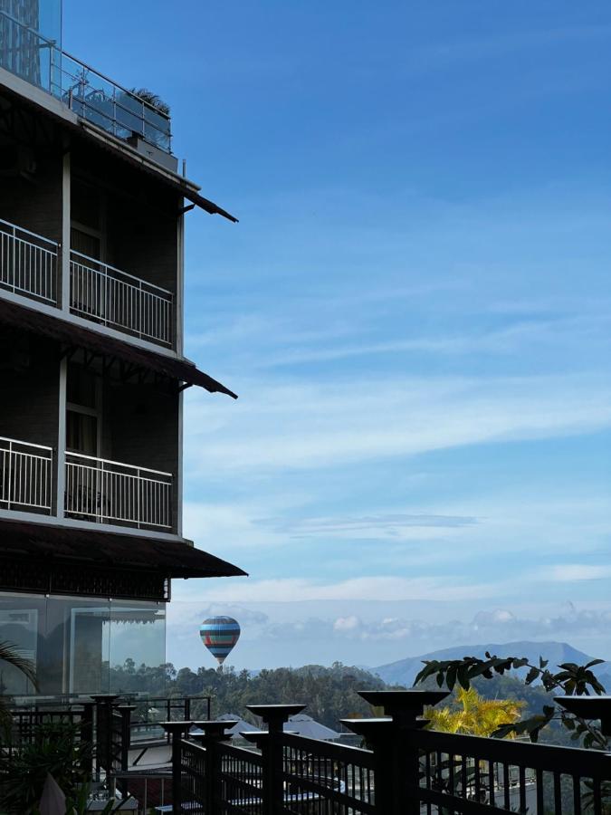 Hotel The Panoramic Getaway à Munnar Extérieur photo The observation tower