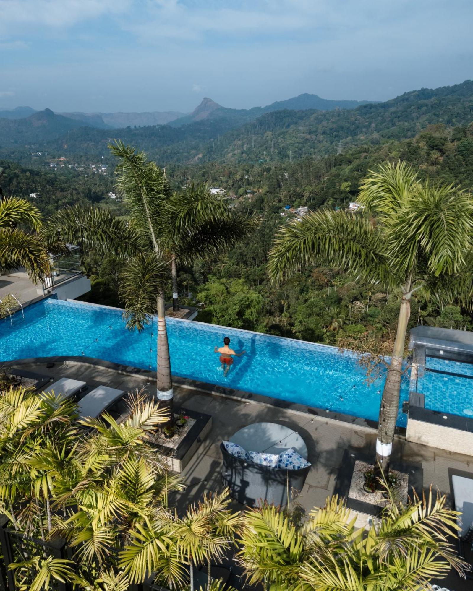 Hotel The Panoramic Getaway à Munnar Extérieur photo Infinity pool at the Le Méridien, Phuket Resort & Spa